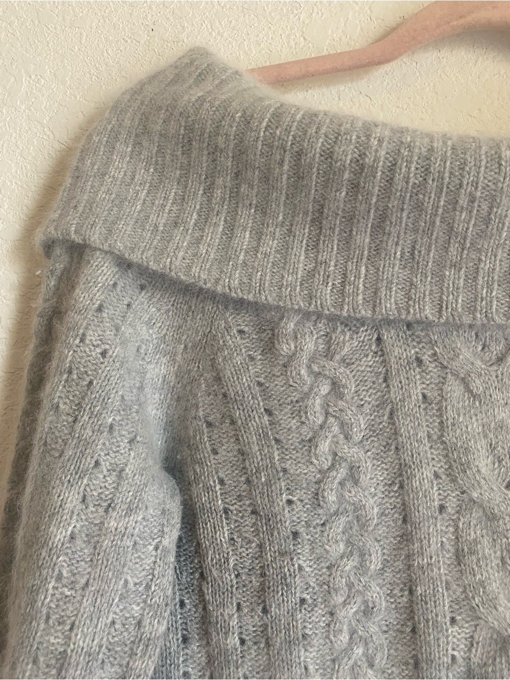 Banana Republic Grey Off-The-Shoulder Cable Knit Sweater - Picture 3 of 14
